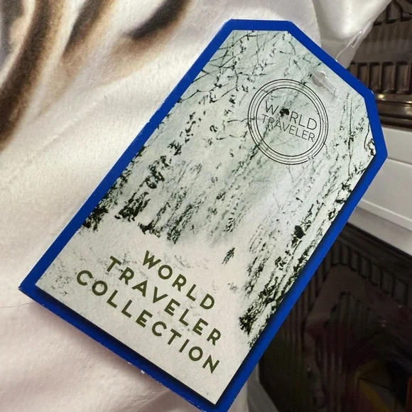 World Traveler Collection NWT Stunning Cream & Browns Velour 16” x 16” Pillow - Picture 3 of 8